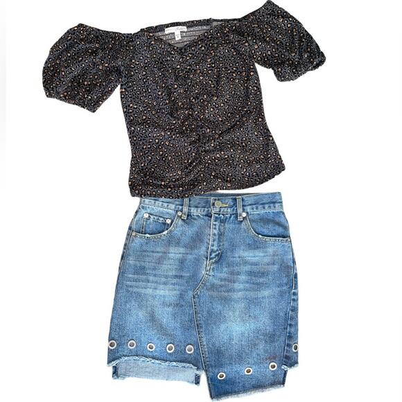 Festival Denim Grommet Hemmed Mini Jean Skirt - Picture 1 of 7